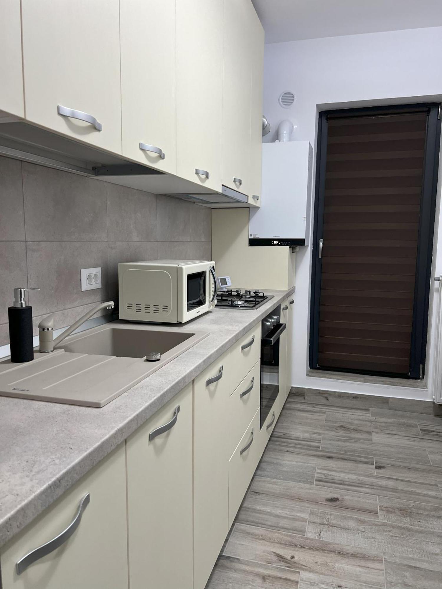 Refined Studio Haven At Exigent Plaza - 08 Букурещ Екстериор снимка