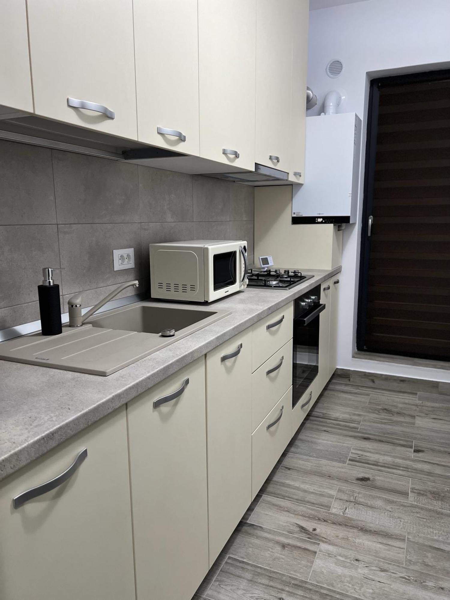 Refined Studio Haven At Exigent Plaza - 08 Букурещ Екстериор снимка